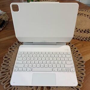 ESR White Tablet Keyboard Case